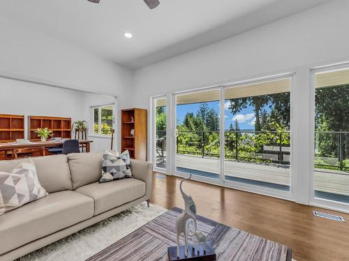 3902 Westridge Avenue, West Vancouver, BC 