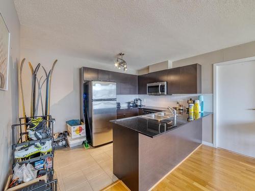 602 4178 Dawson Street, Burnaby, BC 