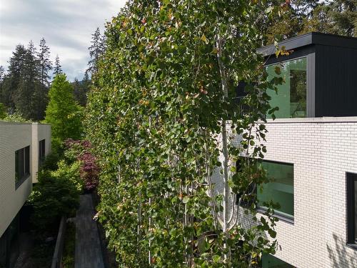 6 3730 Edgemont Boulevard, North Vancouver, BC 