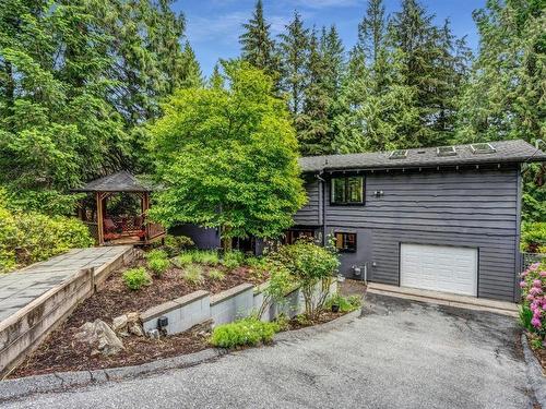 5722 Bluebell Drive, West Vancouver, BC 
