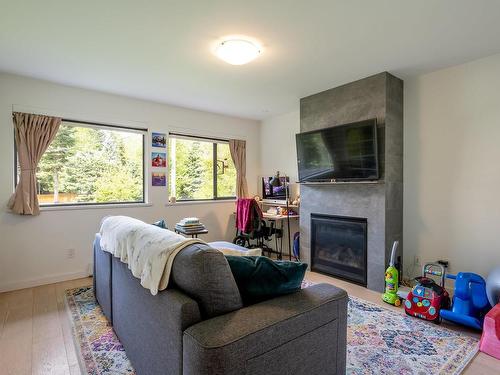 7206 Fitzsimmons Road North, Whistler, BC 