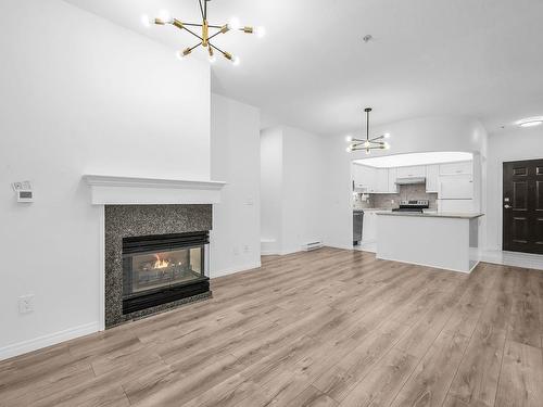 201 3176 Plateau Boulevard, Coquitlam, BC 