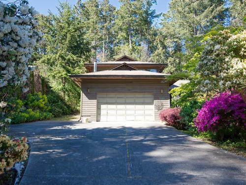 7104 Dale Road, Sechelt, BC 