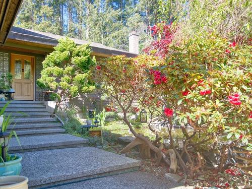 7104 Dale Road, Sechelt, BC 