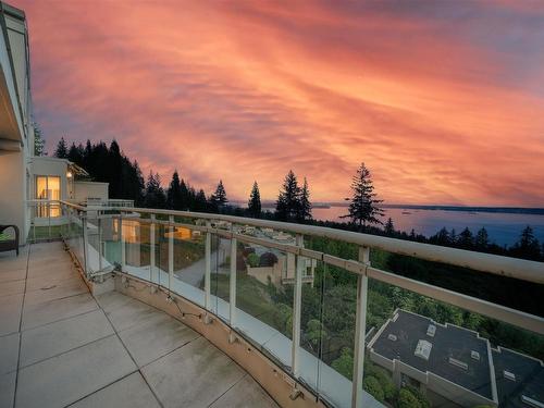 701 3105 Deer Ridge Drive, West Vancouver, BC 