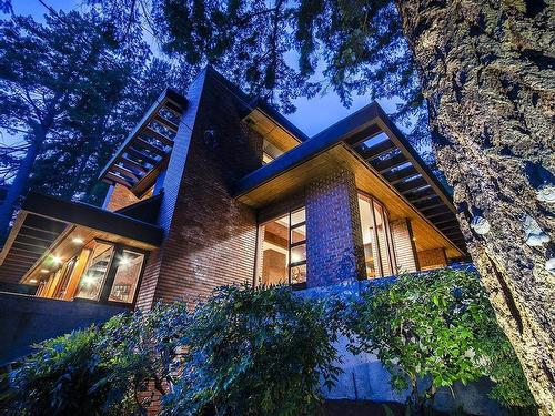 4651 Marine Drive, West Vancouver, BC 