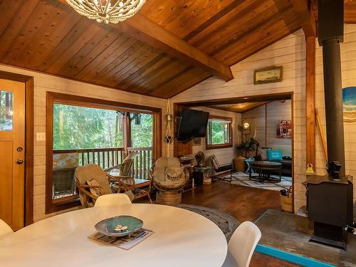 6854 Seaview Road, Sechelt, BC 