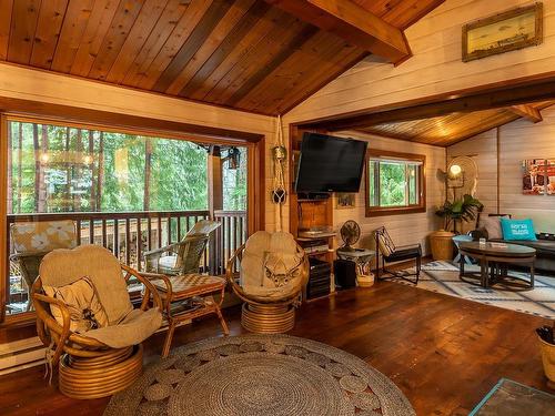 6854 Seaview Road, Sechelt, BC 