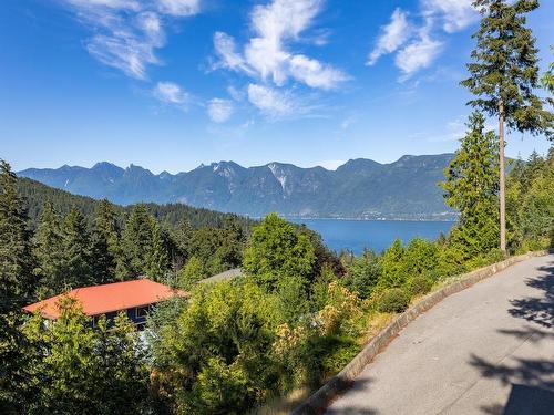 571 Roocroft Lane, Bowen Island, BC 