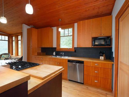 1029 Center Bay Road, Gambier Island, BC 