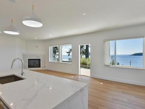 6465 Sunshine Coast Highway, Sechelt, BC 