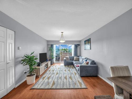 302 4315 Fraser Street, Vancouver, BC 