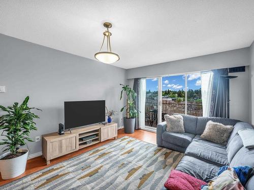 302 4315 Fraser Street, Vancouver, BC 