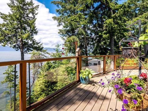 4224 Packalen Boulevard, Garden Bay, BC 