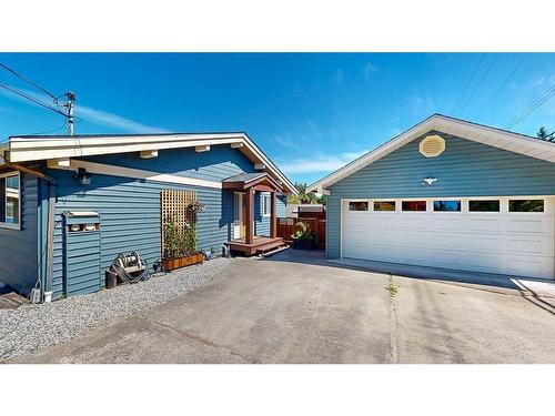 6154 Lookout Avenue, Sechelt, BC 