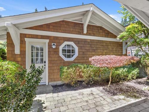 850 Forest Hills Drive, North Vancouver, BC 