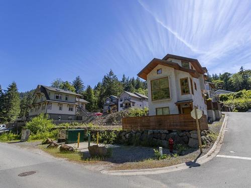 1088 Foxglove Lane, Bowen Island, BC 