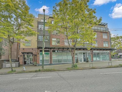 306 2408 E Broadway Street, Vancouver, BC 