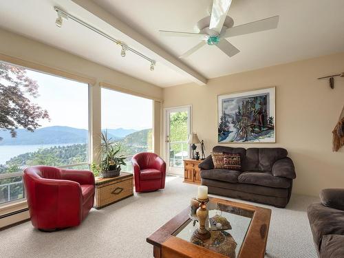 4729 Woodburn Road, West Vancouver, BC 