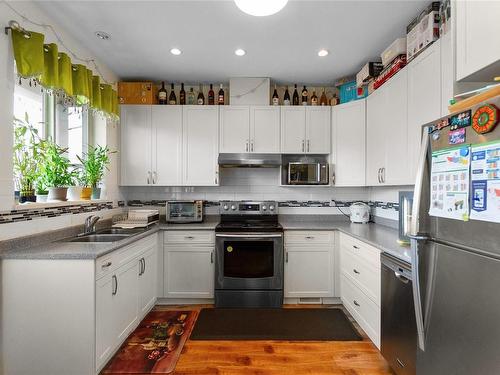 2631 Napier Street, Vancouver, BC 