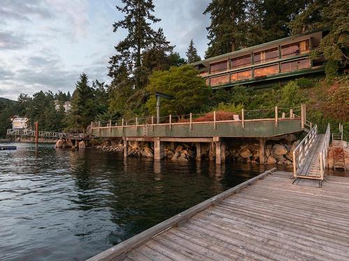 5375 Kew Cliff Road, West Vancouver, BC 
