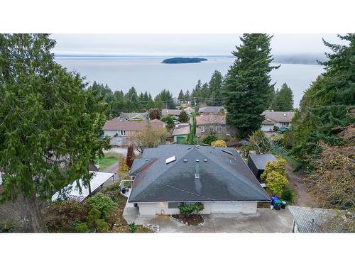 5135 Anna Road, Sechelt, BC 