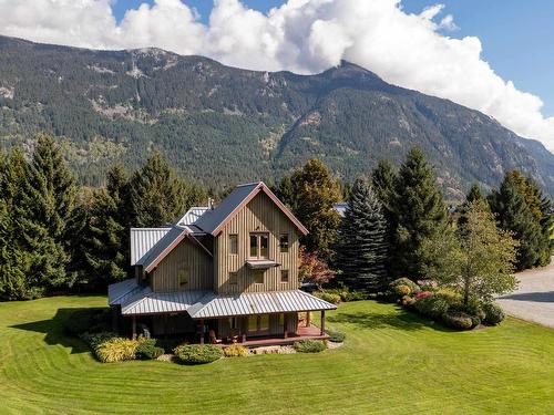 8891 Pemberton Meadows Road, Pemberton, BC 