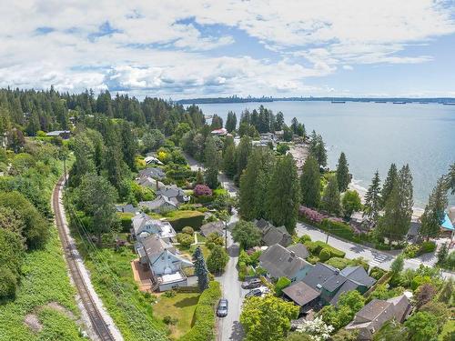 3247 Marine Drive, West Vancouver, BC 