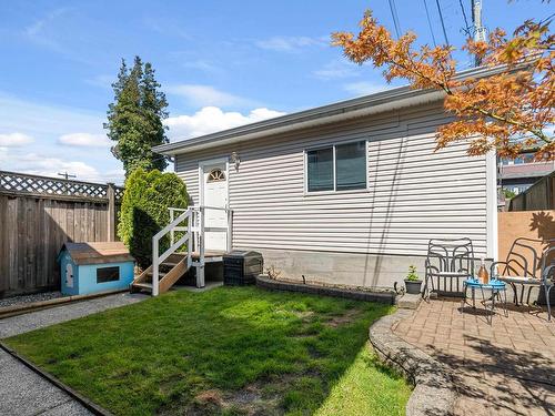 A 450 W 6Th Street, North Vancouver, BC 