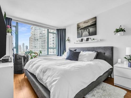 1302 888 Hamilton Street, Vancouver, BC 