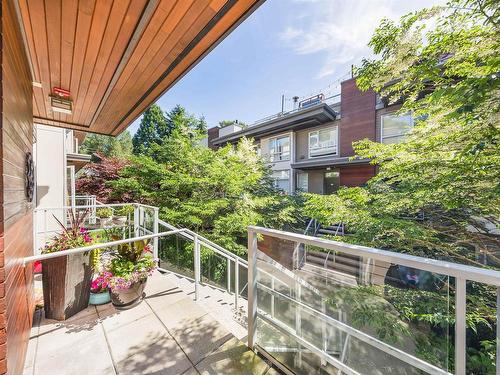 222 735 W 15Th Street, North Vancouver, BC 