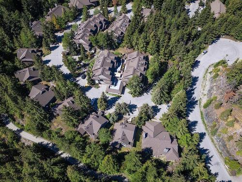 102 3050 Hillcrest Drive, Whistler, BC 