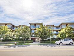 102 1033 ST. GEORGES AVENUE  North Vancouver, BC V7L 3H5