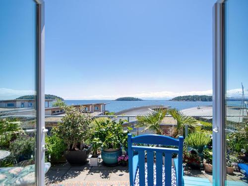 6498 Wildflower Place, Sechelt, BC 