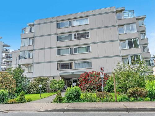 306 1750 Esquimalt Avenue, West Vancouver, BC 