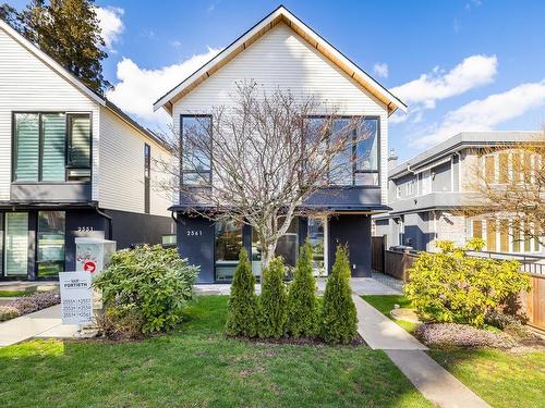 2561 E 40Th Avenue, Vancouver, BC 