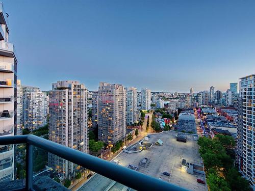 2201 888 Hamilton Street, Vancouver, BC 