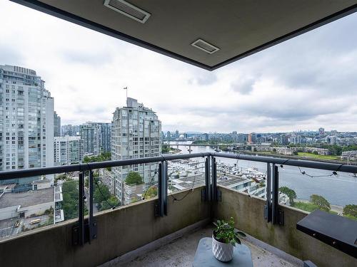 2003 1383 Marinaside Crescent, Vancouver, BC 