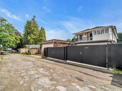 669 W 71St Avenue, Vancouver, BC 