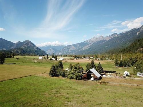 8687 Pemberton Meadows Road, Pemberton, BC 