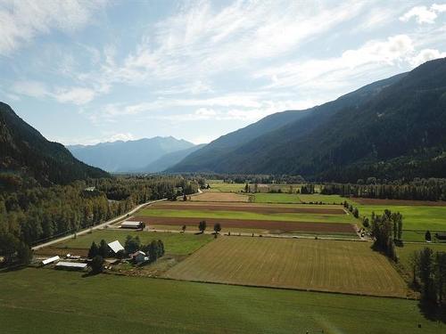 8687 Pemberton Meadows Road, Pemberton, BC 