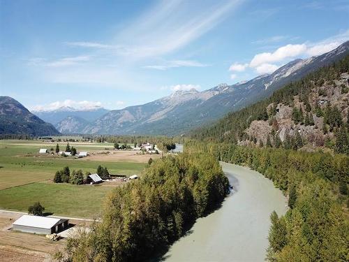 8687 Pemberton Meadows Road, Pemberton, BC 