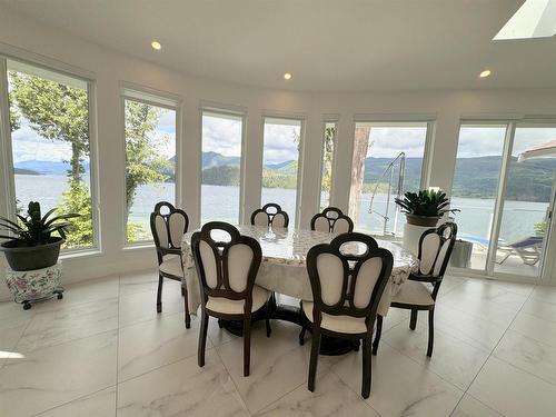 6406 North Gale Avenue, Sechelt, BC 