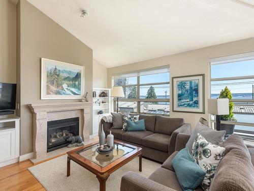 204 2418 Marine Drive, West Vancouver, BC 