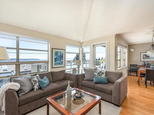 204 2418 Marine Drive, West Vancouver, BC 