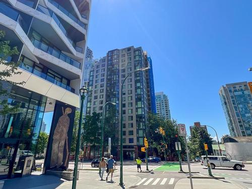 1003 888 Pacific Street, Vancouver, BC 