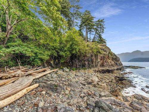 1531 Eagle Cliff Road, Bowen Island, BC 