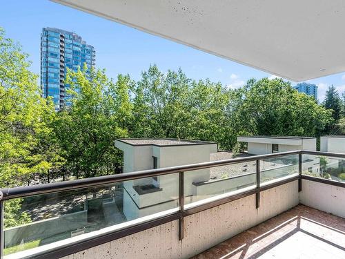 306 9521 Cardston Court, Burnaby, BC 