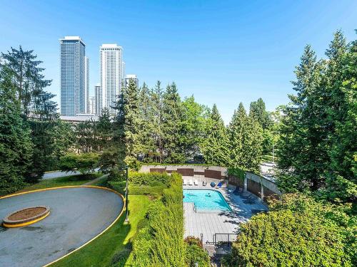 306 9521 Cardston Court, Burnaby, BC 