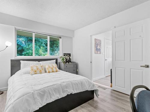 5645 Westport Road, West Vancouver, BC 